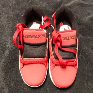 HEELYS BOY OR GIRL SHOE SKATES